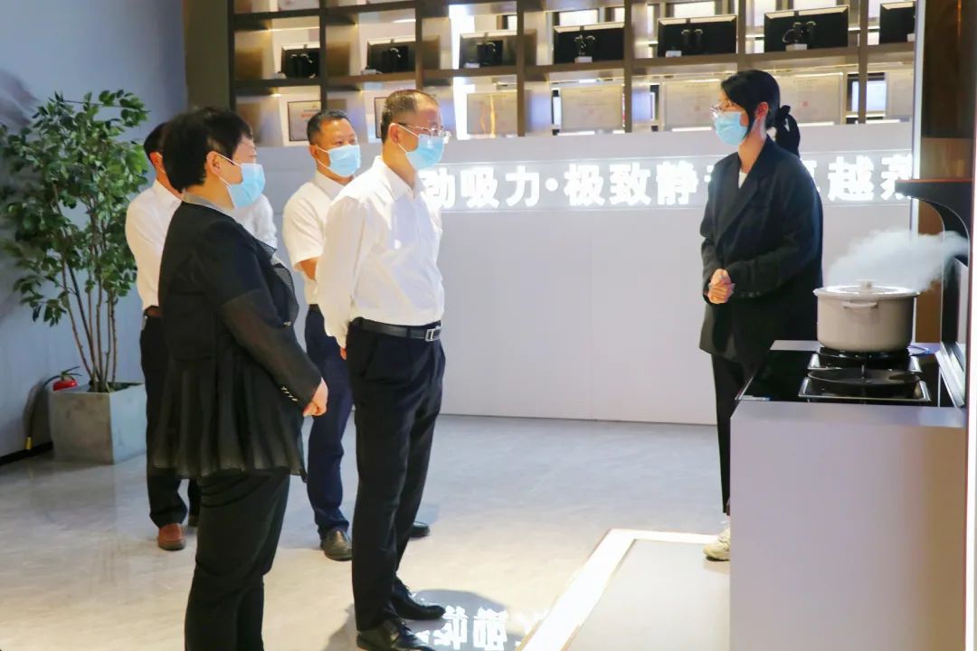 浙江高院等领导走进帅丰集成灶,助力企业蓬勃发展 浙江高院等领导走进帅丰集成灶,助力企业蓬勃发展
