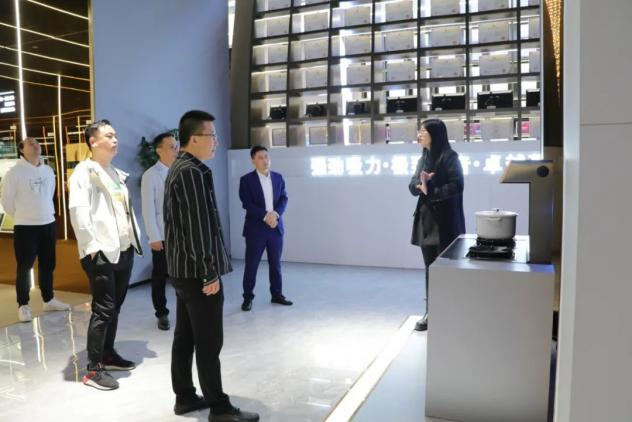 天猫优品理想厨房王雁北一行莅临集成灶品牌帅丰电器参观调研! 天猫优品理想厨房王雁北一行莅临集成灶品牌帅丰电器参观调研!